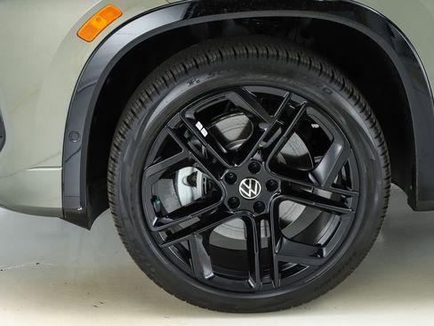 New 2026 Volkswagen Tiguan SE R-Line AWD/4WD image 5