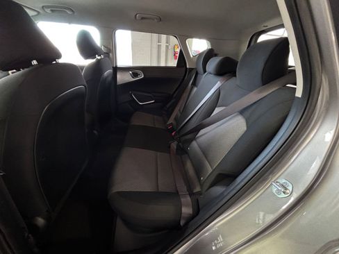 Used 2025 Kia Soul LX w/ LX Technology Package image 23