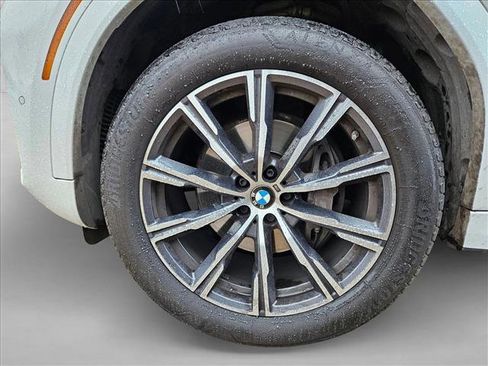 Certified 2024 BMW X6 xDrive40i w/ Parking Assistance Package image 7