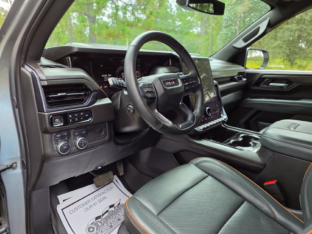 Used 2025 GMC Yukon AT4 AWD/4WD image 13