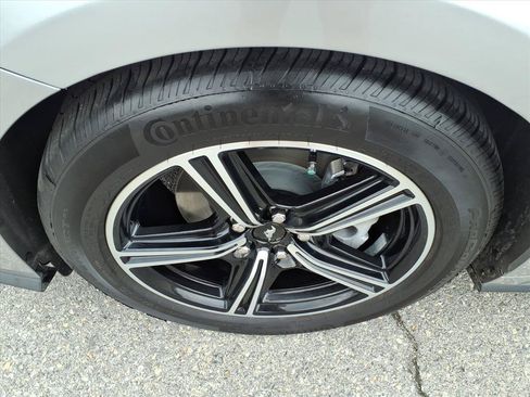 Used 2025 Ford Mustang Coupe RWD image 10