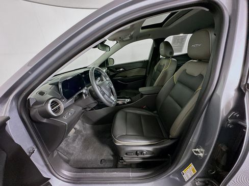 Used 2024 Chevrolet Trax ACTIV w/ Sunroof Package image 13