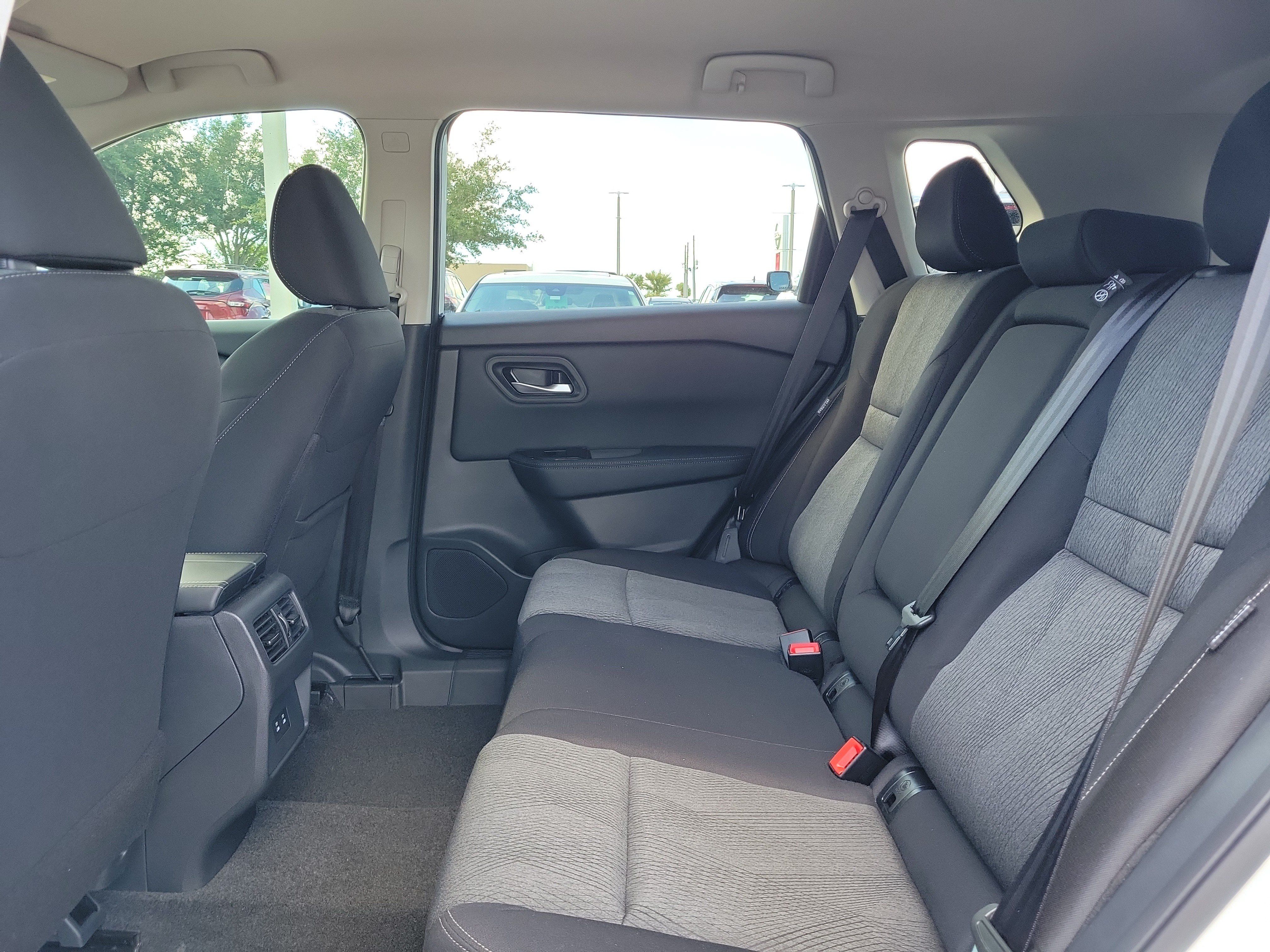 Certified 2026 Nissan Rogue SV w/ Cold Weather Package FWD image 18
