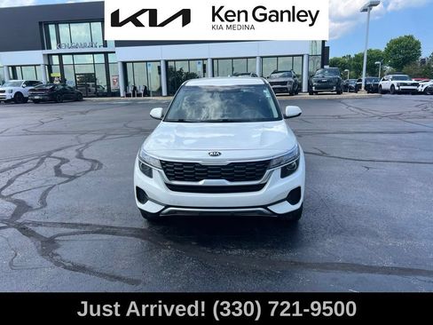 Used 2021 Kia Seltos LX AWD/4WD image 2