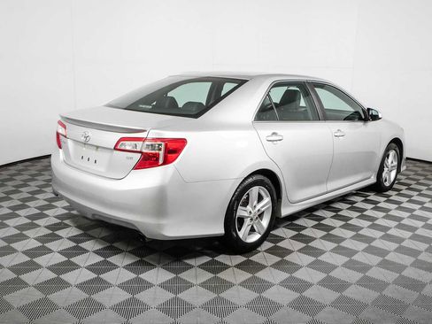 Used 2012 Toyota Camry SE FWD image 3