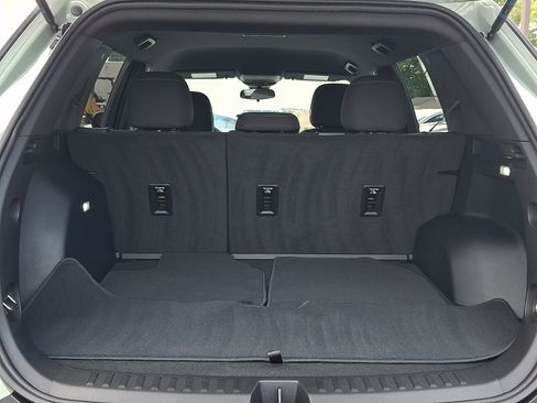 Used 2025 Chevrolet Equinox LT AWD/4WD image 28