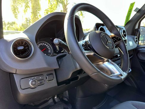 Used 2025 Mercedes-Benz Sprinter 2500 image 12