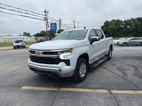 Used 2022 Chevrolet Silverado 1500 LT AWD/4WD image 10