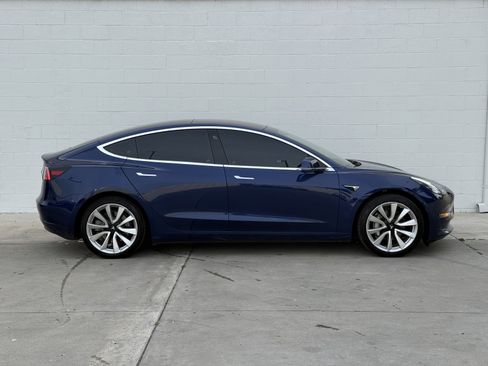 Used 2018 Tesla Model 3 Long Range AWD/4WD image 4
