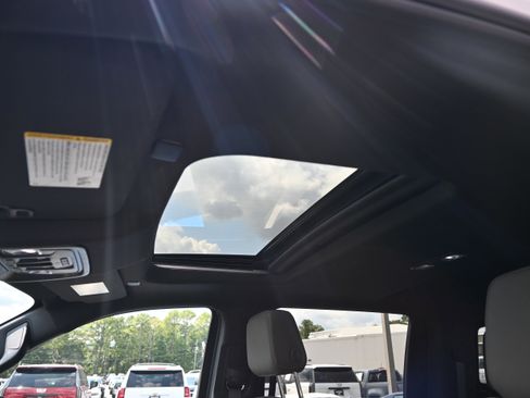 Used 2024 Chevrolet Silverado 1500 ZR2 w/ Technology Package image 5