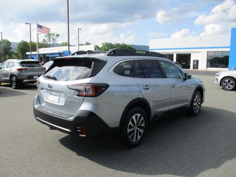 Used 2020 Subaru Outback Premium AWD/4WD image 5