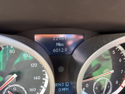 Used 2010 Mercedes-Benz SLK 350 image 11