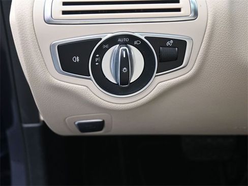 Used 2019 Mercedes-Benz C 300 Sedan image 20