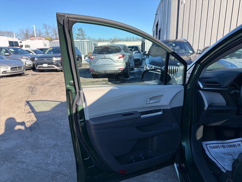 Used 2022 Toyota Sienna LE image 17