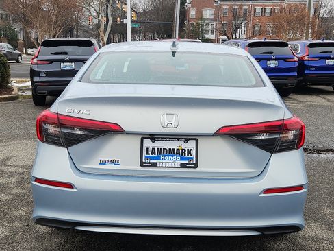 Used 2023 Honda Civic EX image 5