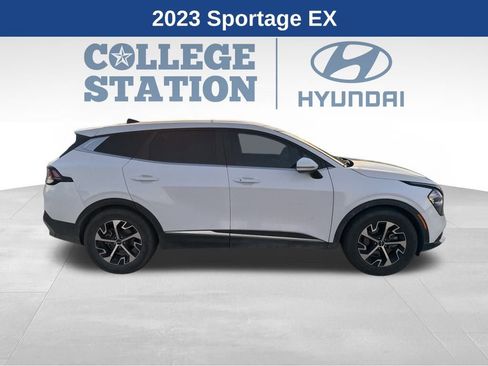 Used 2023 Kia Sportage EX image 2