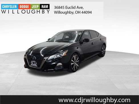 Used 2021 Nissan Altima 2.5 SR FWD image 1