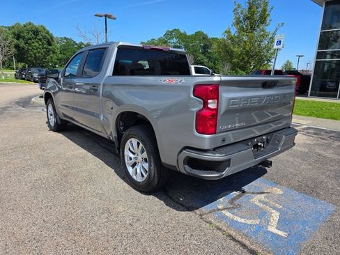 Used 2024 Chevrolet Silverado 1500 Custom AWD/4WD image 2
