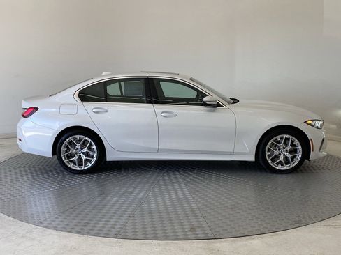 Used 2025 BMW 330i xDrive Sedan w/ Convenience Package image 7