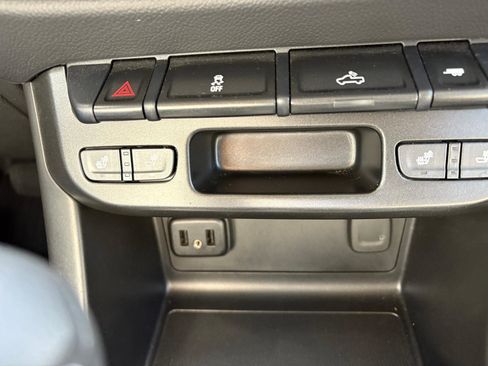 Used 2022 Chevrolet Colorado LT w/ LT Convenience Package image 31
