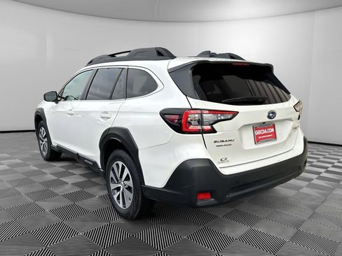 Used 2025 Subaru Outback Premium image 6
