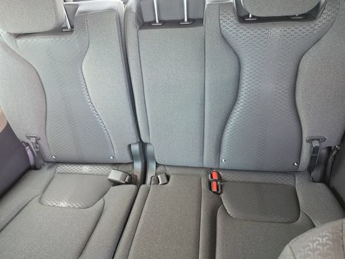 New 2027 Kia Carnival LX FWD image 17