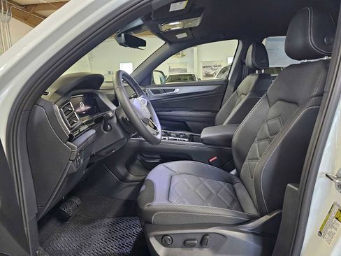 New 2026 Volkswagen Atlas Cross Sport SE image 23