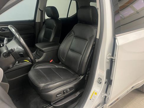 Used 2018 Chevrolet Traverse Premier image 24