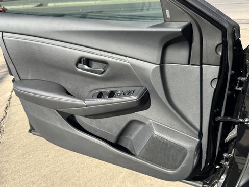 Used 2025 Nissan Sentra S image 18