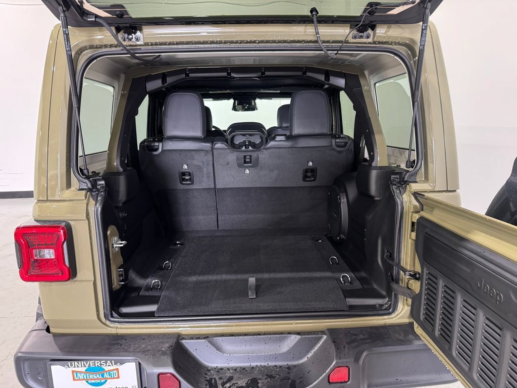 New 2026 Jeep Wrangler Unlimited Sahara w/ Safety Group AWD/4WD image 25