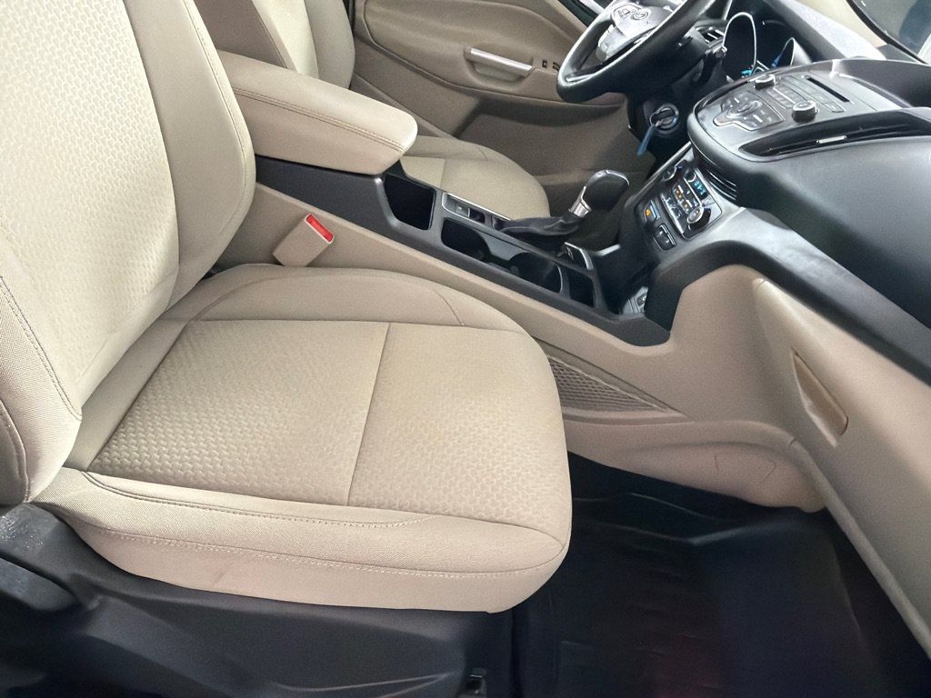 Used 2017 Ford Escape SE FWD image 24