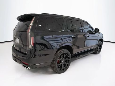 Used 2021 Cadillac Escalade Premium Luxury AWD/4WD image 6