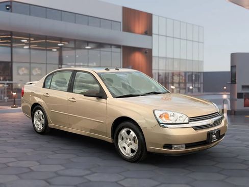 Used 2005 Chevrolet Malibu LT w/ Preferred Equipment Group image 2