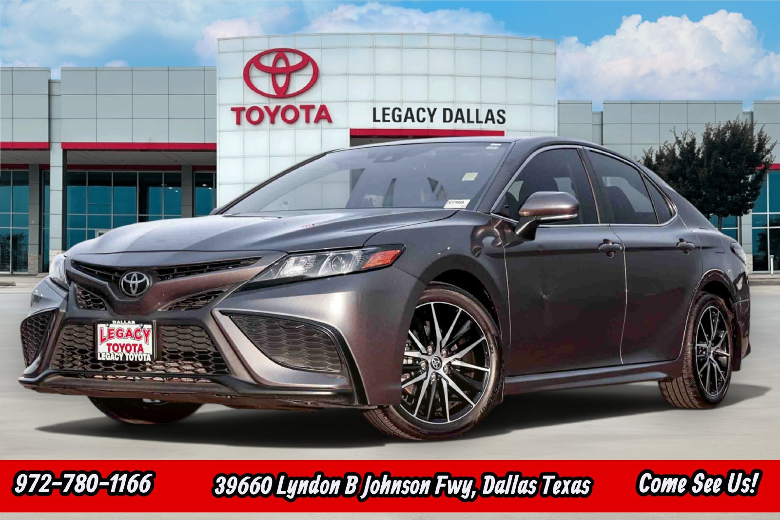 Used 2024 Toyota Camry SE w/ Convenience Package FWD image 1
