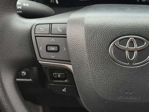 Used 2025 Toyota Camry LE image 14