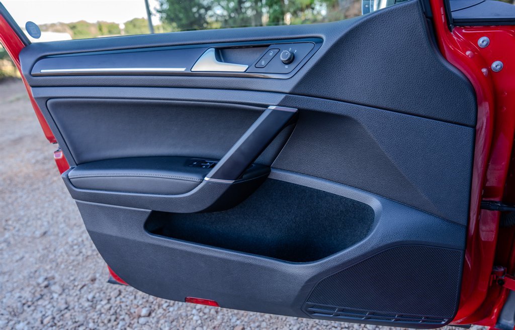 Used 2019 Volkswagen Golf R 4-Door AWD/4WD image 25