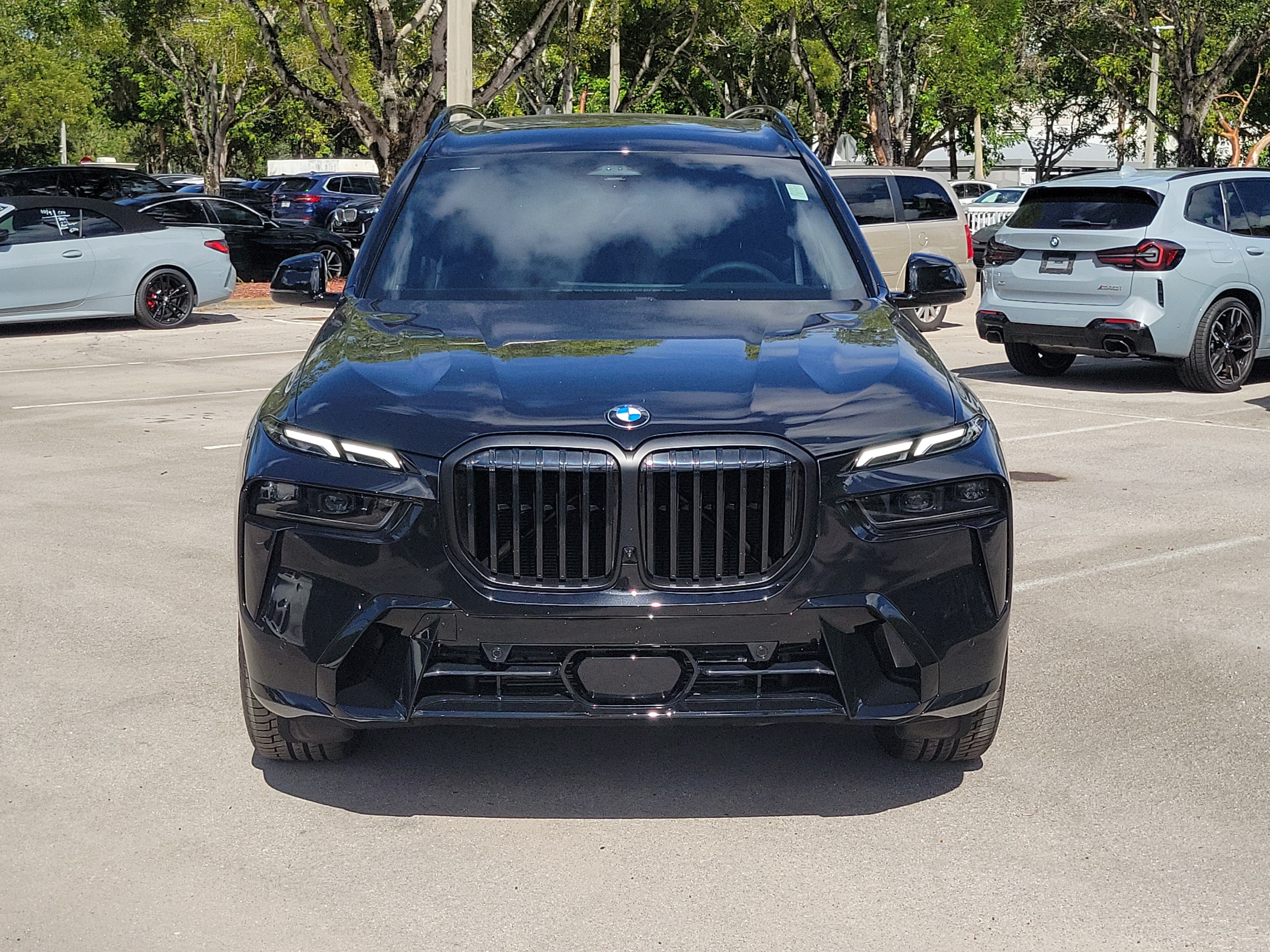Used 2027 BMW X7 xDrive40i w/ M Sport Package AWD/4WD image 8