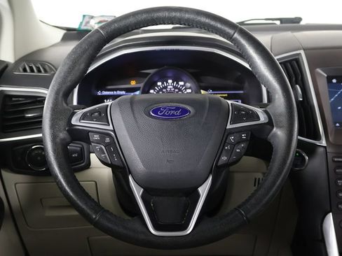 Used 2017 Ford Edge Titanium w/ Equipment Group 301A AWD/4WD image 38