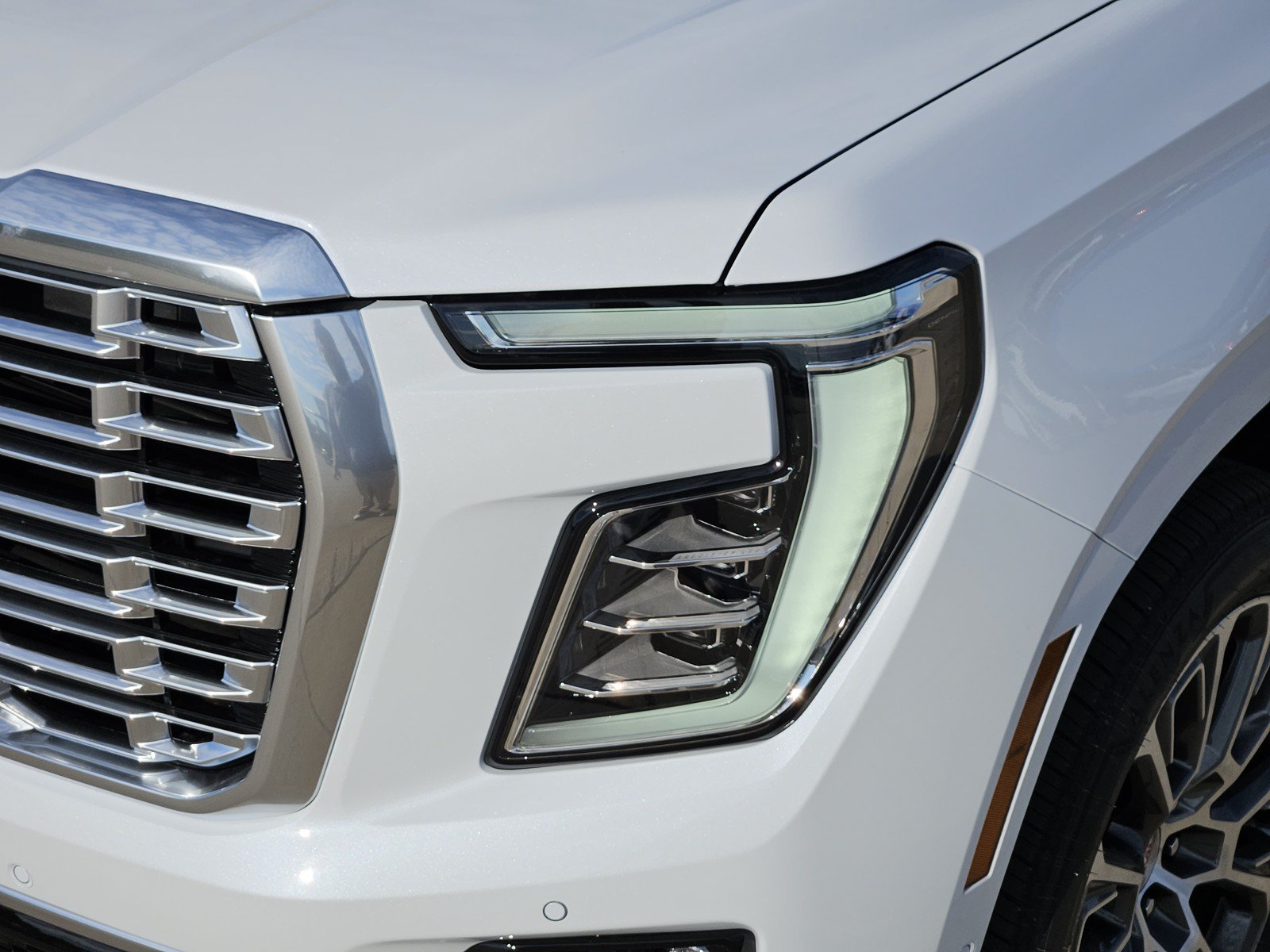New 2027 GMC Yukon Denali w/ Denali Reserve Package AWD/4WD image 5
