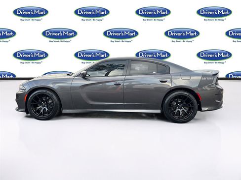 Used 2017 Dodge Charger R/T RWD image 4