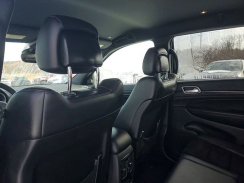 Used 2018 Jeep Grand Cherokee Altitude image 9