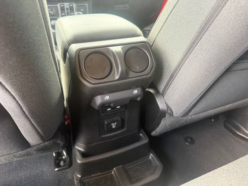 Used 2025 Jeep Wrangler Unlimited Sahara w/ Safety Group AWD/4WD image 39