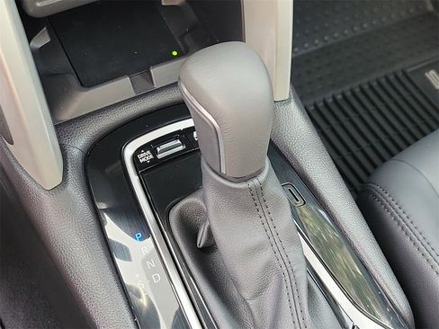 Used 2025 Toyota Corolla Cross AWD Hybrid image 29