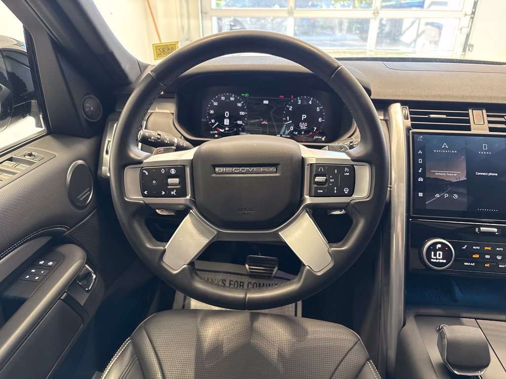 Used 2025 Land Rover Discovery Dynamic SE AWD/4WD image 36