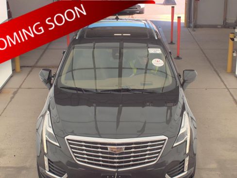 Used 2017 Cadillac XT5 Platinum AWD/4WD image 1