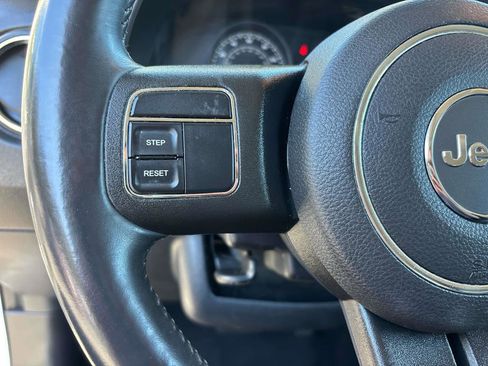 Used 2015 Jeep Patriot Latitude image 15