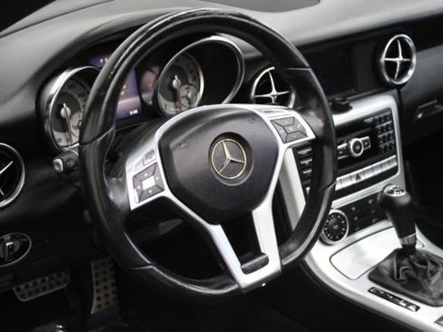Used 2014 Mercedes-Benz SLK 250 image 12