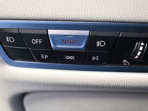 Used 2021 BMW X7 xDrive40i w/ Premium Package image 26