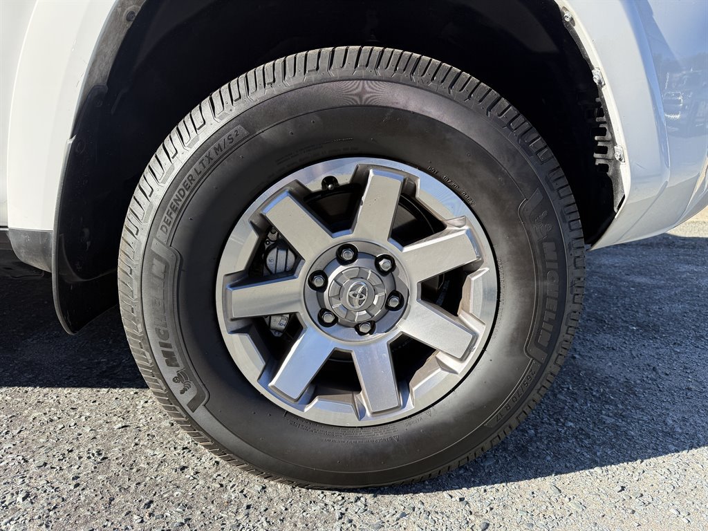 Used 2016 Toyota 4Runner Trail Premium AWD/4WD image 6