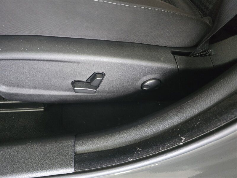 Used 2023 Dodge Charger SXT RWD image 18